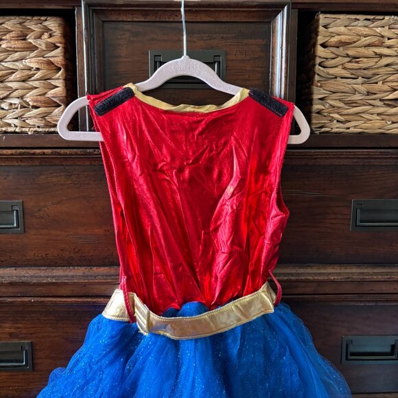Wonder Woman Costume with belt in size M - Picture 8 of 8